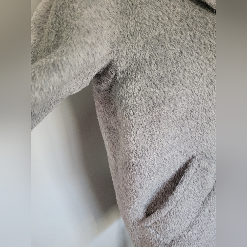 Trina Turk wool/alpaca light gray pea coat in Size 4. - Picture 10 of 15